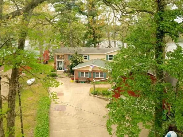 875 Bruce Dr, Middleville, MI 49333