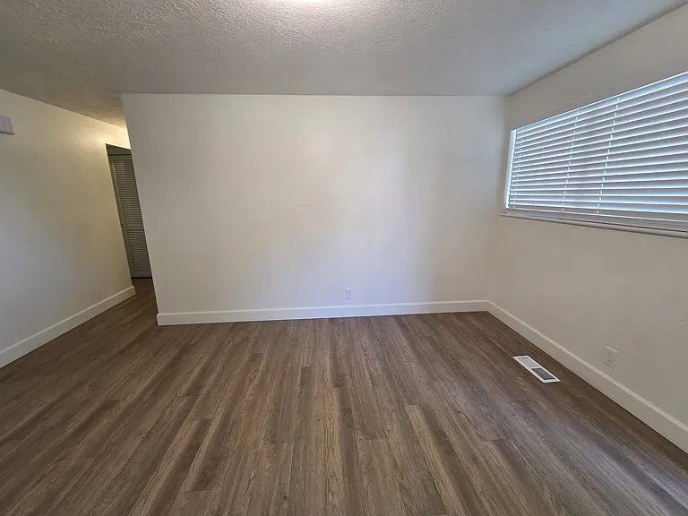 719 W 300 S #3 — Photo 9