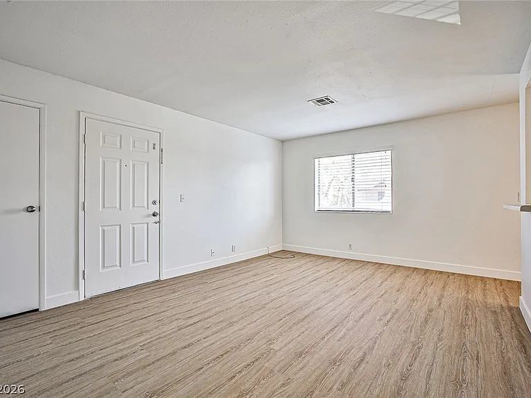 5091 Pioneer Ave #201 — Photo 3