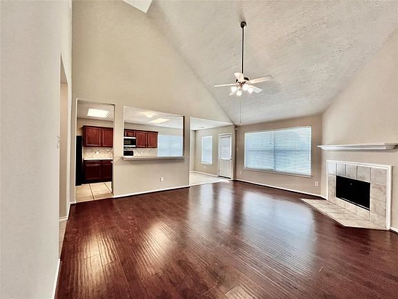 3rd image of 16739 Great Oaks Glen Dr