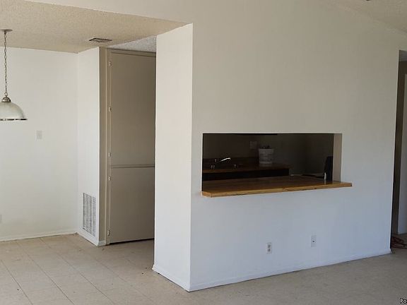 2nd image of 6945 Ashbrook