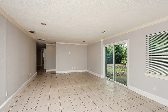 6909 Valhalla Rd — Photo 4