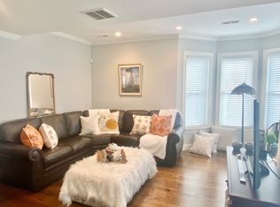 49 Crescent St APT 1, Wakefield, MA 01880