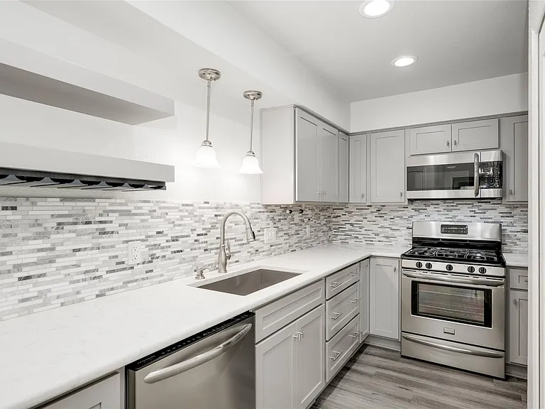 5900 Richard Carlton Blvd — Photo 22