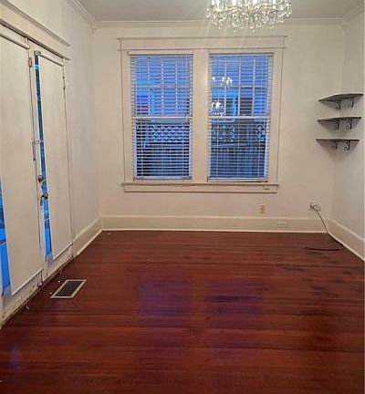4th image of 4449 Venus St