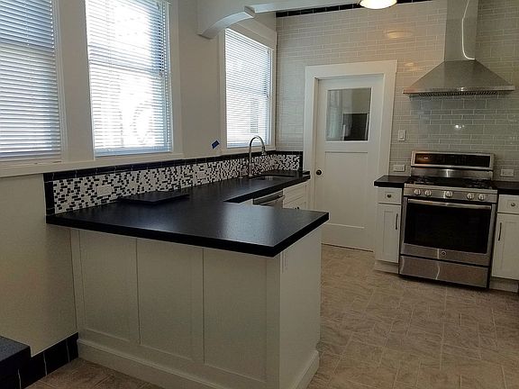 4th image of 2240 Francisco Street # Top Floor