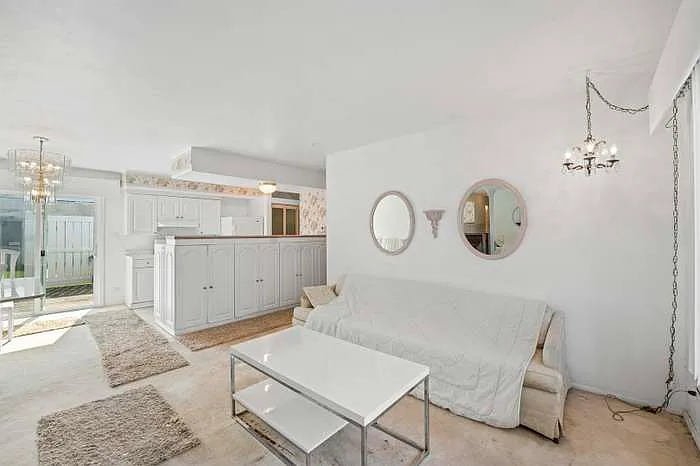 2 bed, 1.5 bath, 1000 sqft, $2,200 — Photo 3