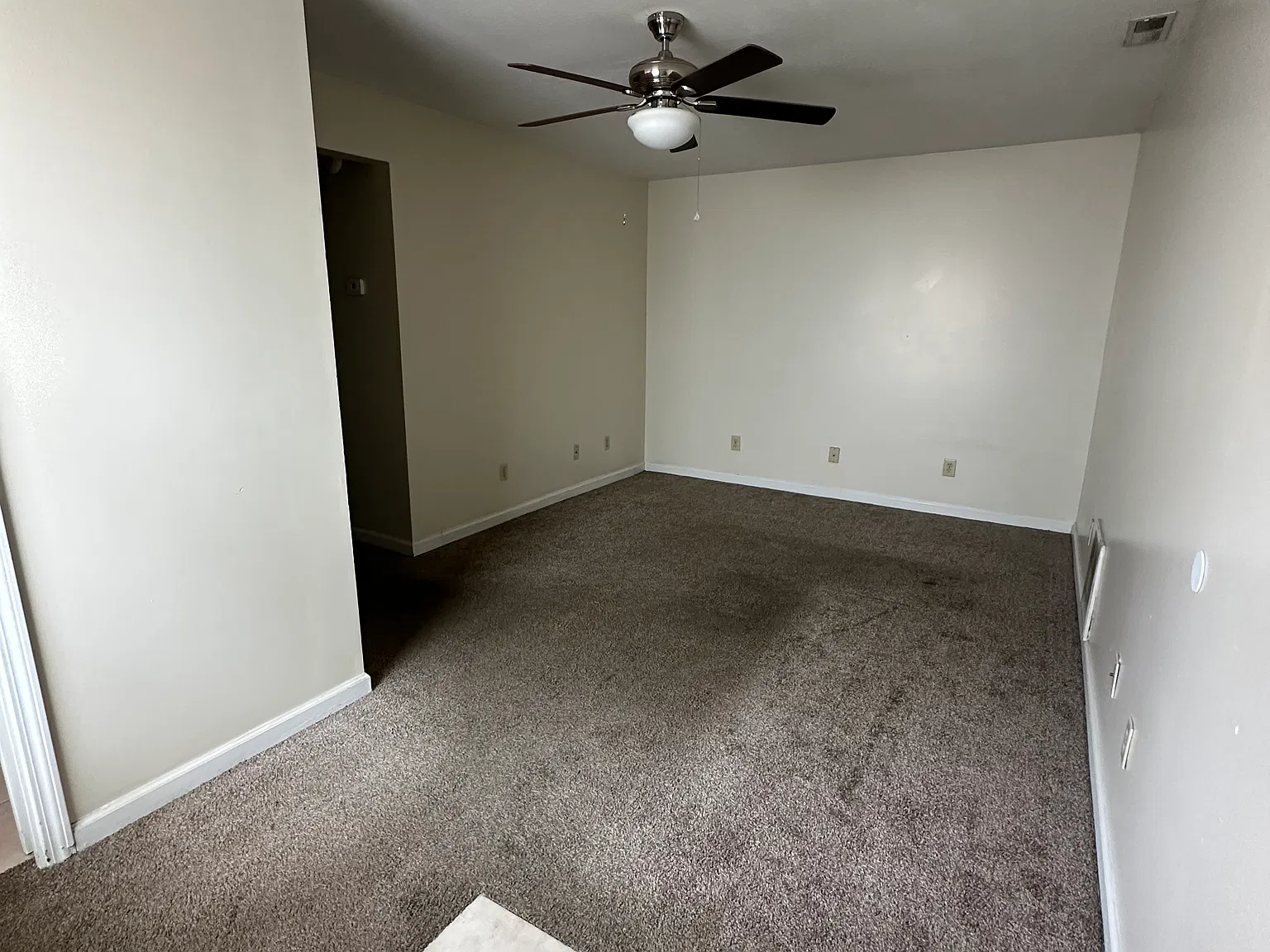 2 bed, 1.5 bath, $1,000 — Photo 3