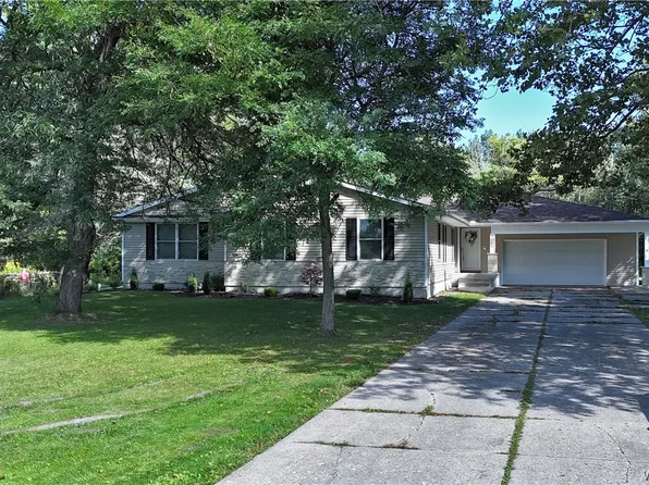 235 New Rd, East Amherst, NY 14051