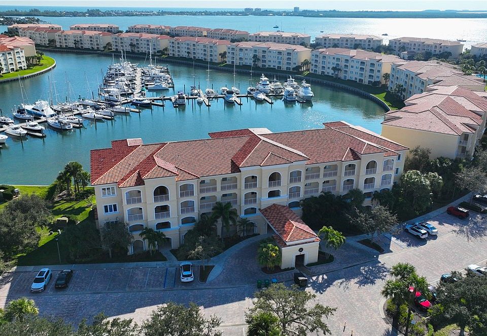 1st image of 11 Harbour Isle Dr W Unit 203