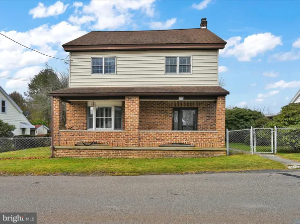 20 Willow Ln, Pottsville, PA 17901