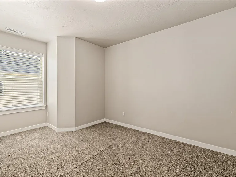 352 E Idaho St — Photo 29
