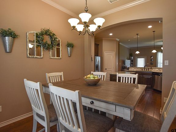 3rd image of 6674 Lacebark Cir