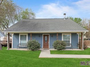 925 Kathryn St, Denham Springs, LA 70726