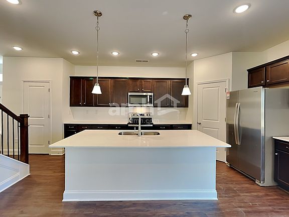 4th image of 12128 Golden Farm Ln