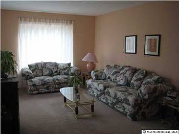 2nd image of 4 Acorn Dr