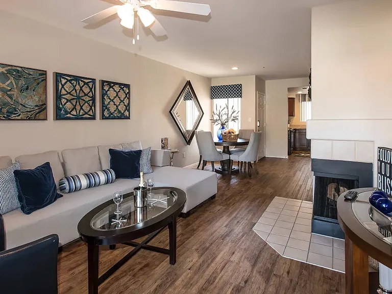 Scottsdale Highlands Apartments — Photo 10