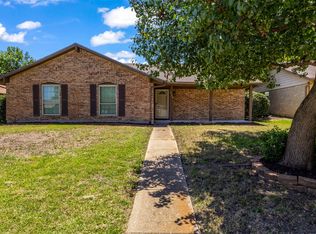 1644 Glenhill Ln, Lewisville, TX 75077
