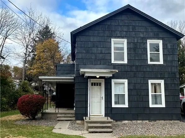 13 Frances St, Auburn, NY 13021