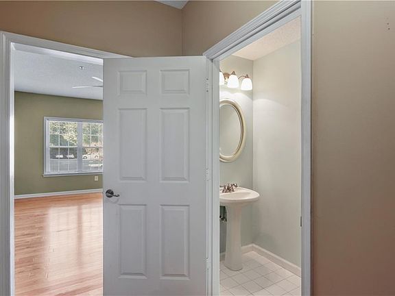 3rd image of 407 Vinings Forest Cir SE