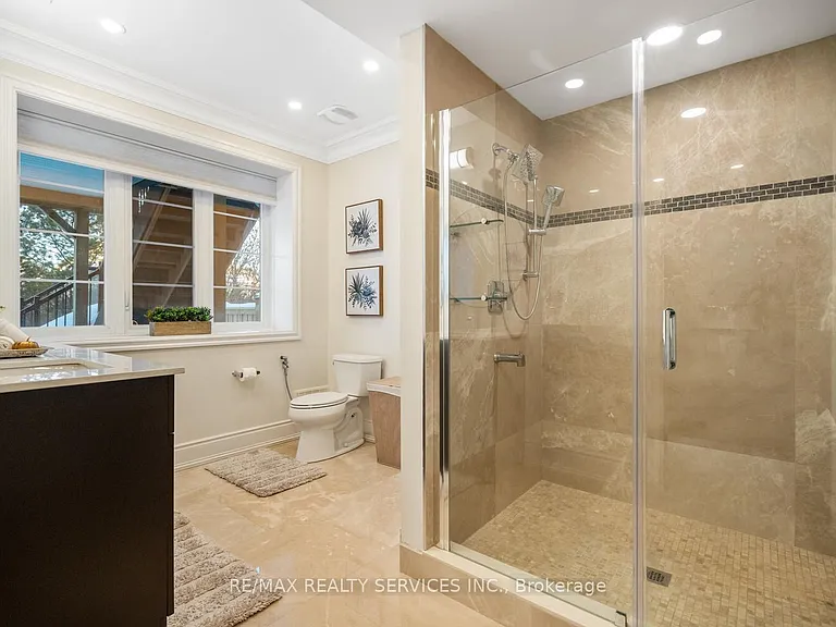 9 Interlacken Dr — Photo 40