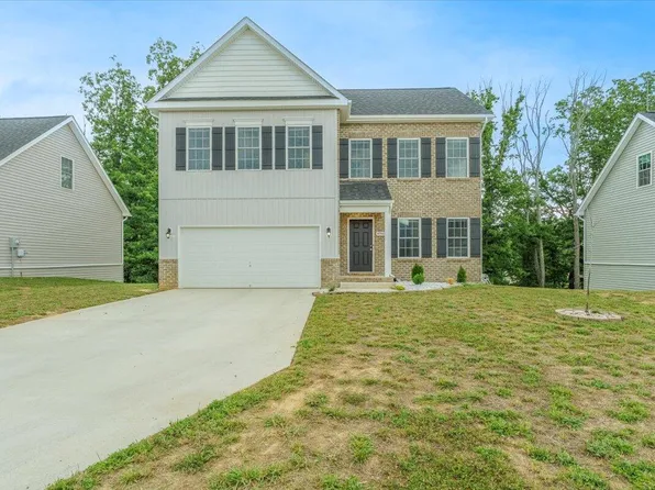 4945 Warrior Dr, Salem, VA 24153