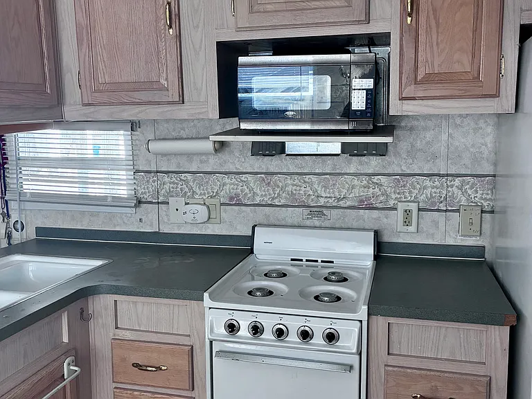 325 Calusa St #448 — Photo 19