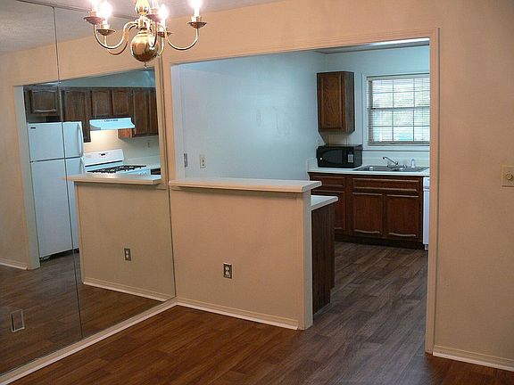 5th image of 110 Augusta Dr