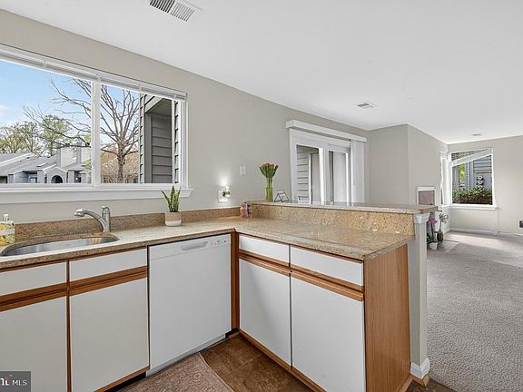 2nd image of 1512 Summerchase Ct