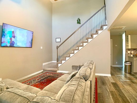 3rd image of 125 Waterwheel Cir