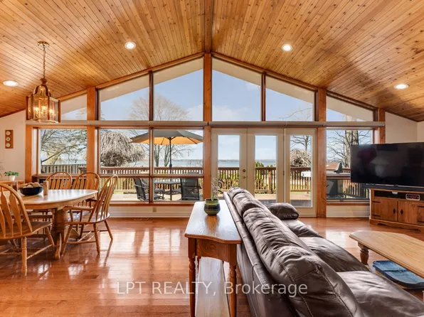 229 Lake Dr N, Georgina, ON L4P 3C8