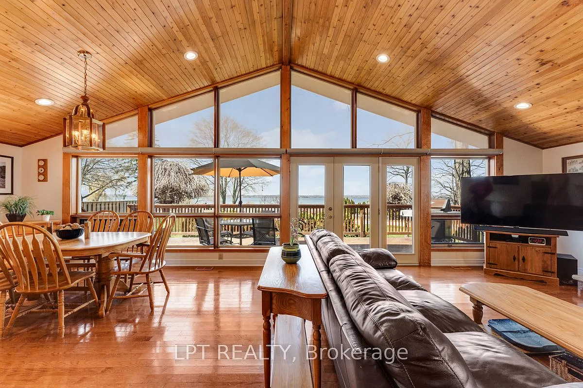 229 Lake Dr N photo 1