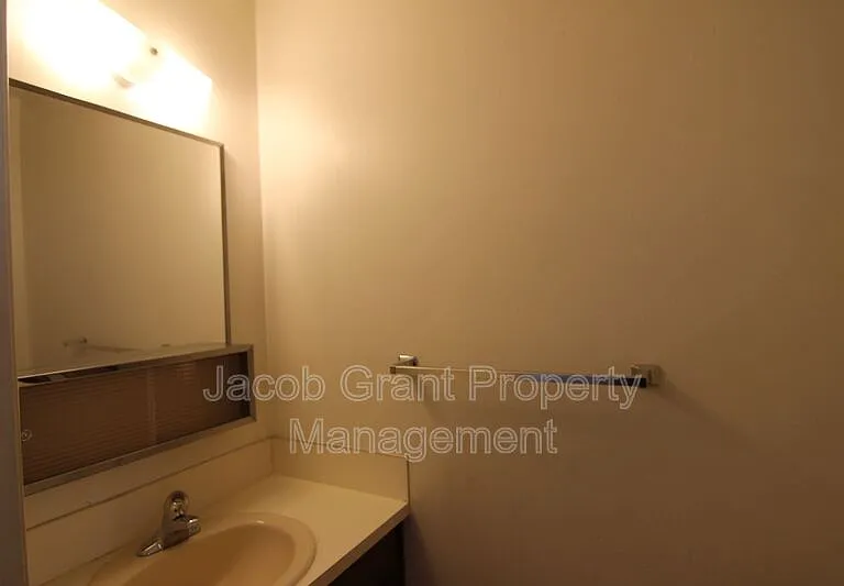 731 N Fanning Ave #735 — Photo 6