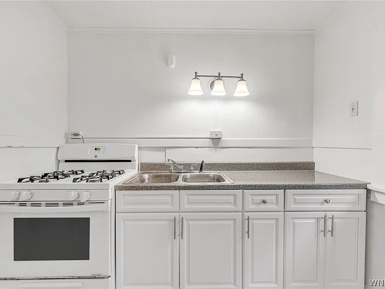 2555 Main St — Photo 19