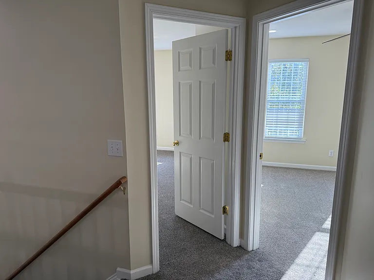 10822 Chamberlain Hall Ct — Photo 34