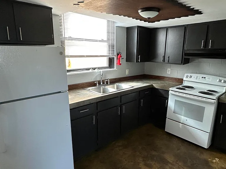 703 Wilkinson Blvd #4 — Photo 7