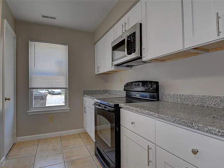 657 Aubrey Dr — Photo 12
