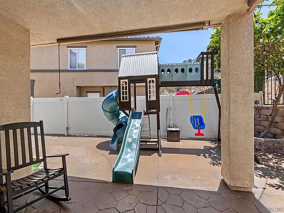 4th image of 6283 Avenida De Las Vistas Unit 2
