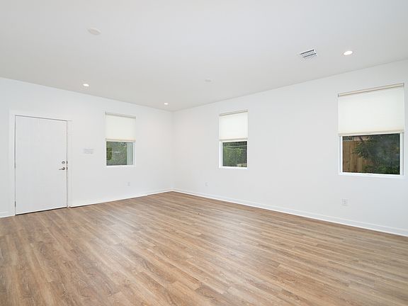 5th image of 415 Hays St