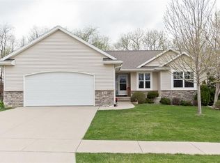 102 8th St, Springville, IA 52336
