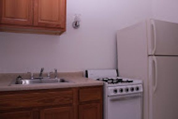 4th image of 21 W University Ave