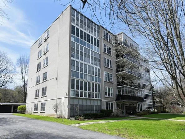 69 Herkimer St #202, Hamilton, ON L8P 2G6