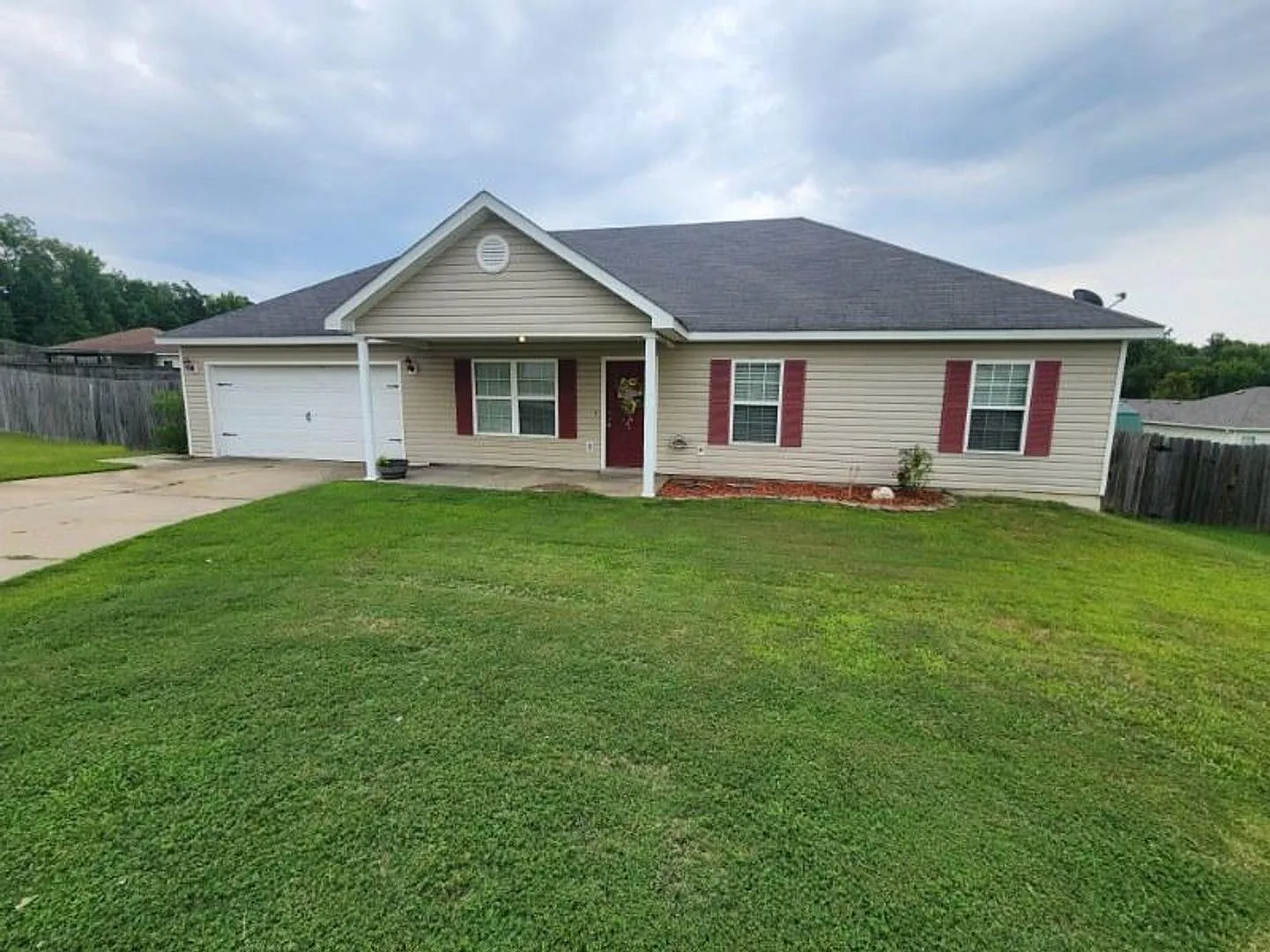 1422 Saw Grass Cove — Photo 1