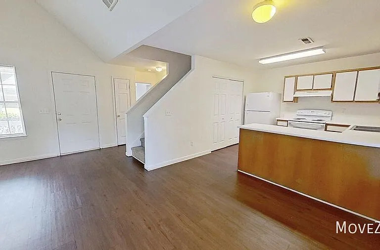 307 Saint Rosea Rd — Photo 4
