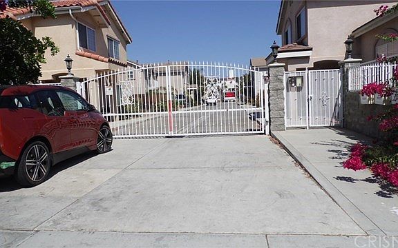 5th image of 9138 Langdon Ave