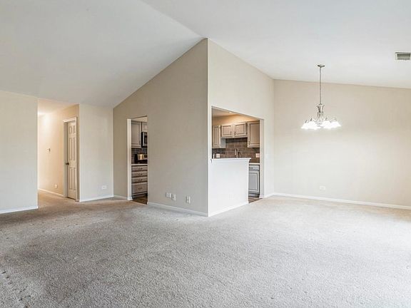 3rd image of 2400 Mallow Ct Unit V2