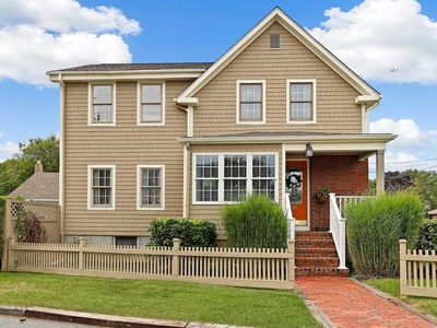 787 Wildwood Rd, New Bedford, MA, 02745