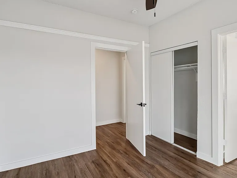 Courtyard Condos — Photo 39