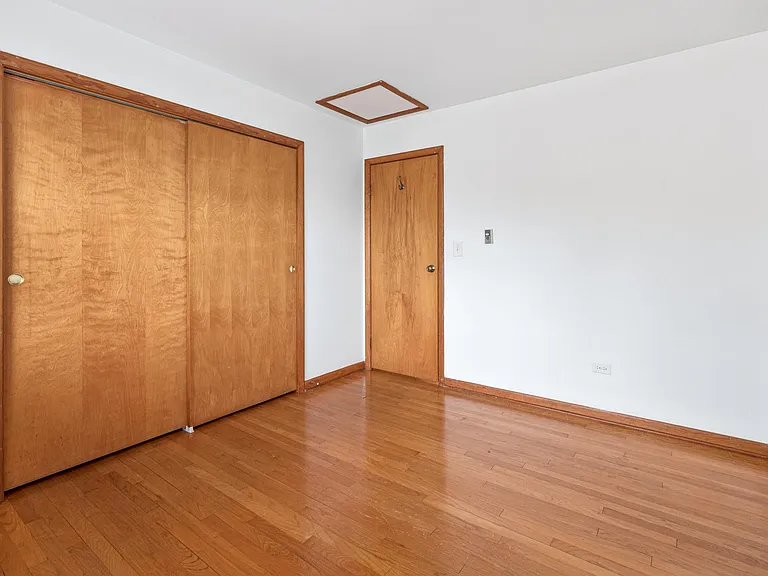 406 W Jackson St — Photo 9