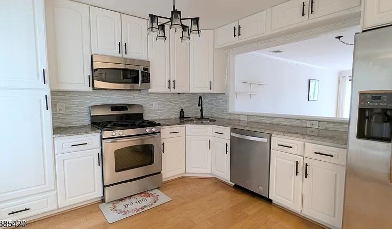 13 Stryker Ct — Photo 8